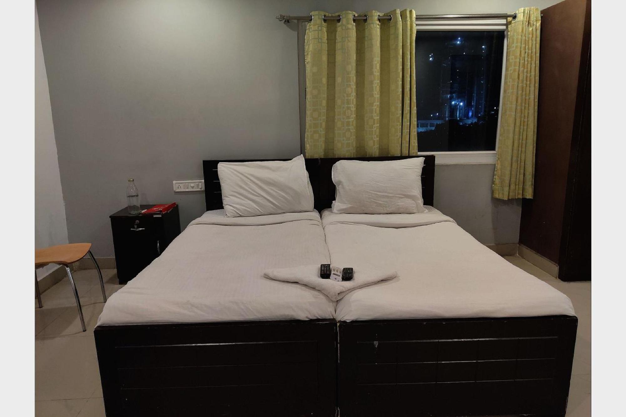 Collection O Jubilee Banjara Suites Hyderabad Exterior foto